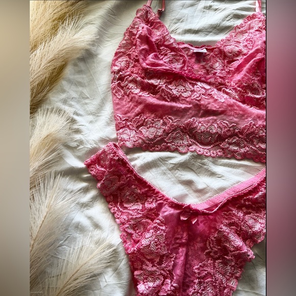 PINK Victoria's Secret Other - 🏷️ Pink Lace Set